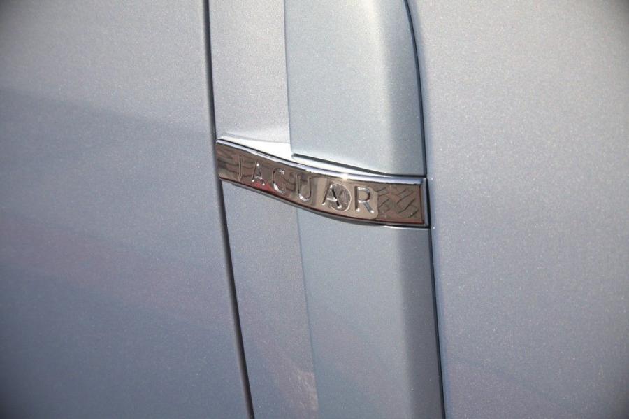  Jaguar XF 2008 года  (фото 155 из 175)